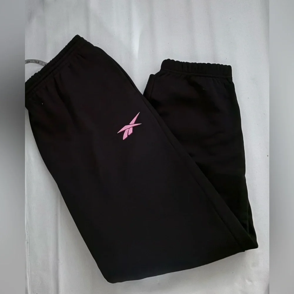 Reebok Black Jogger Pants - Picture 2 of 7